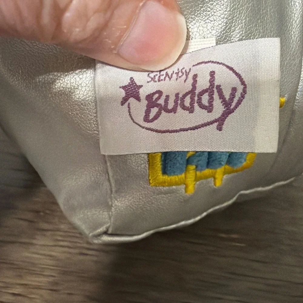Scentsy Buddy charm control